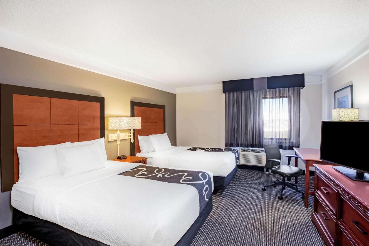 La Quinta By Wyndham Houston Baytown East Hotel Exterior photo