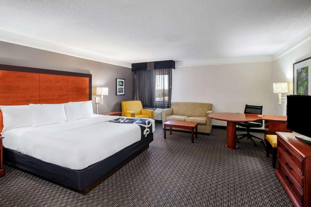 La Quinta By Wyndham Houston Baytown East Hotel Exterior photo