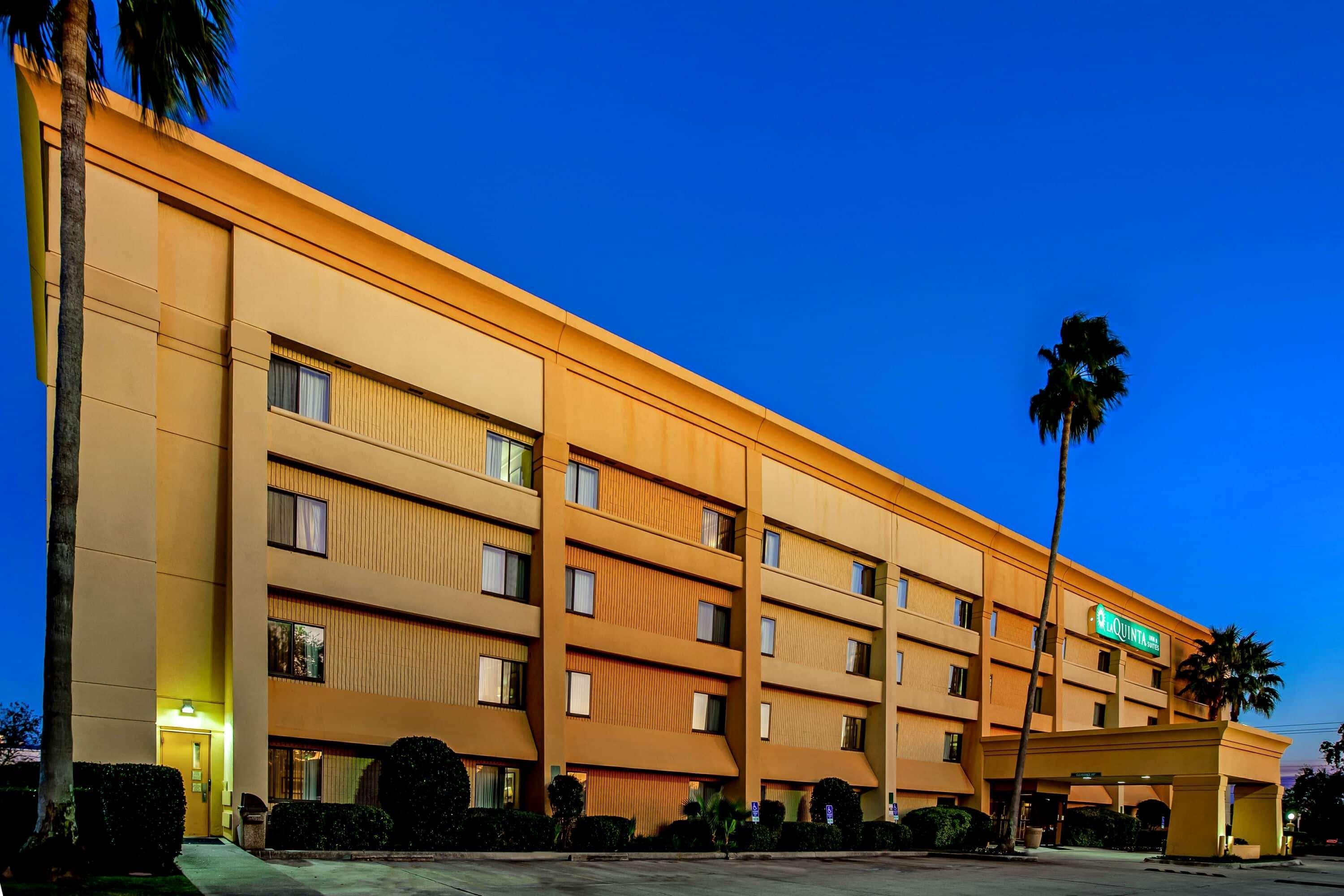 La Quinta By Wyndham Houston Baytown East Hotel Exterior photo