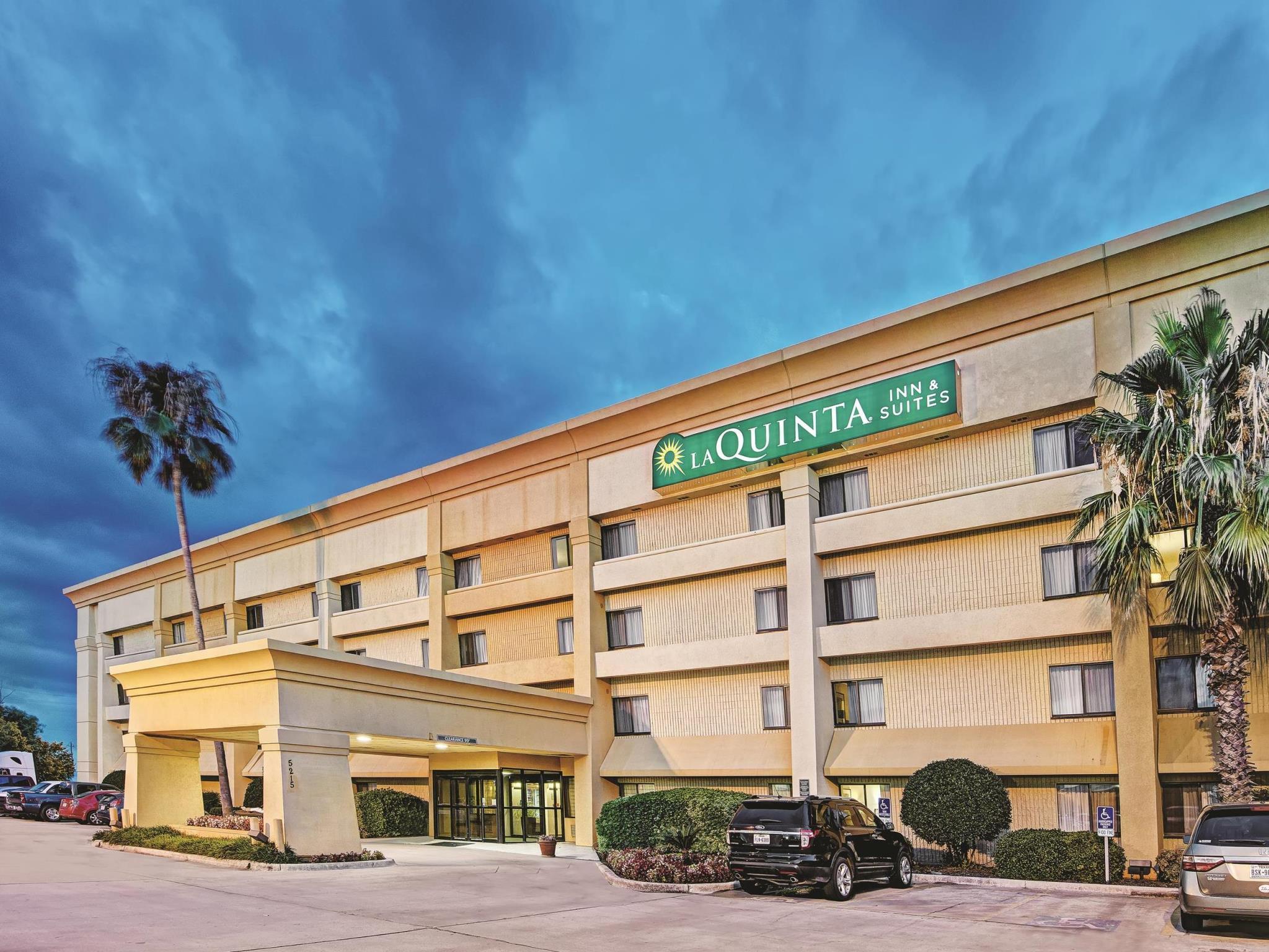 La Quinta By Wyndham Houston Baytown East Hotel Exterior photo