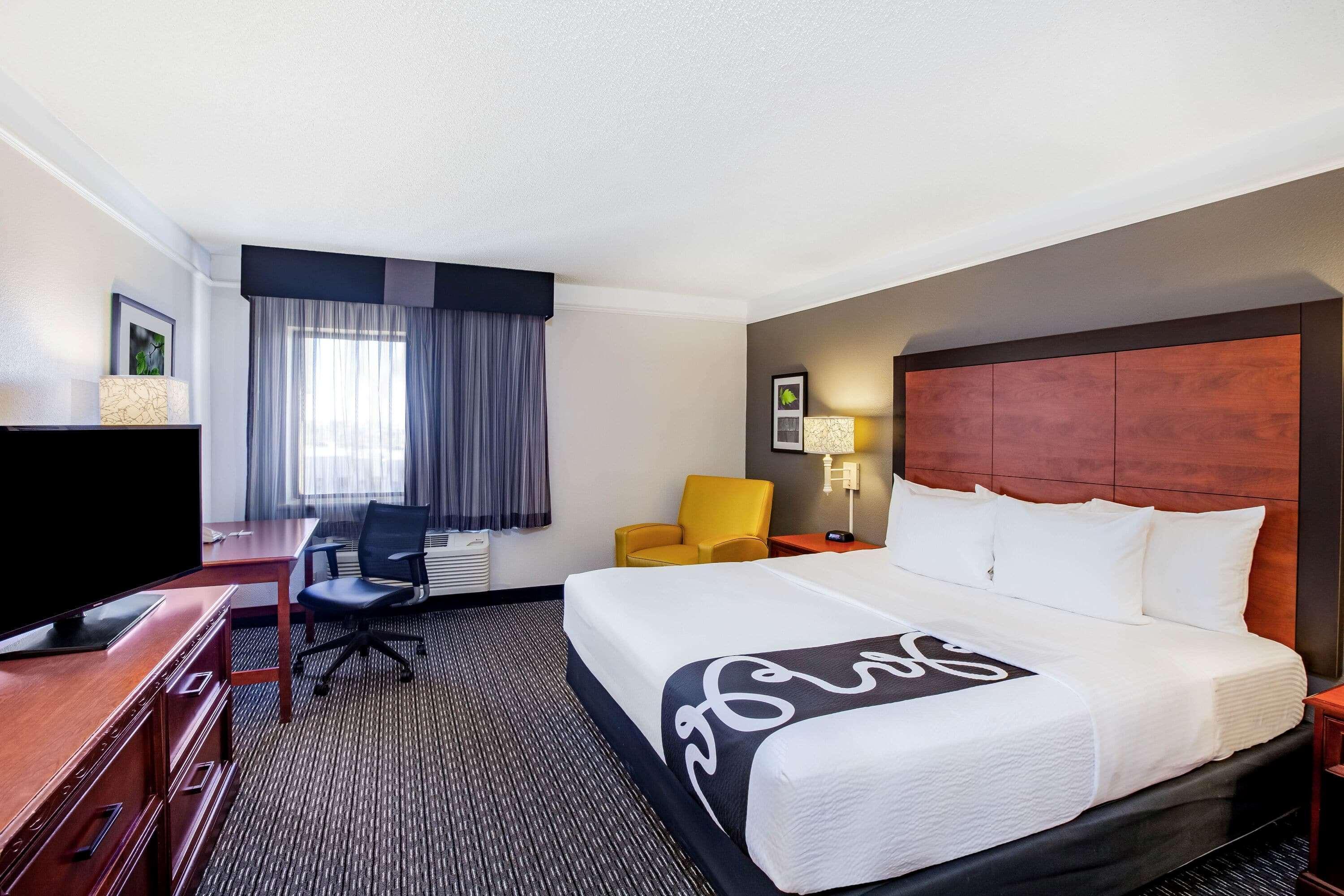 La Quinta By Wyndham Houston Baytown East Hotel Exterior photo