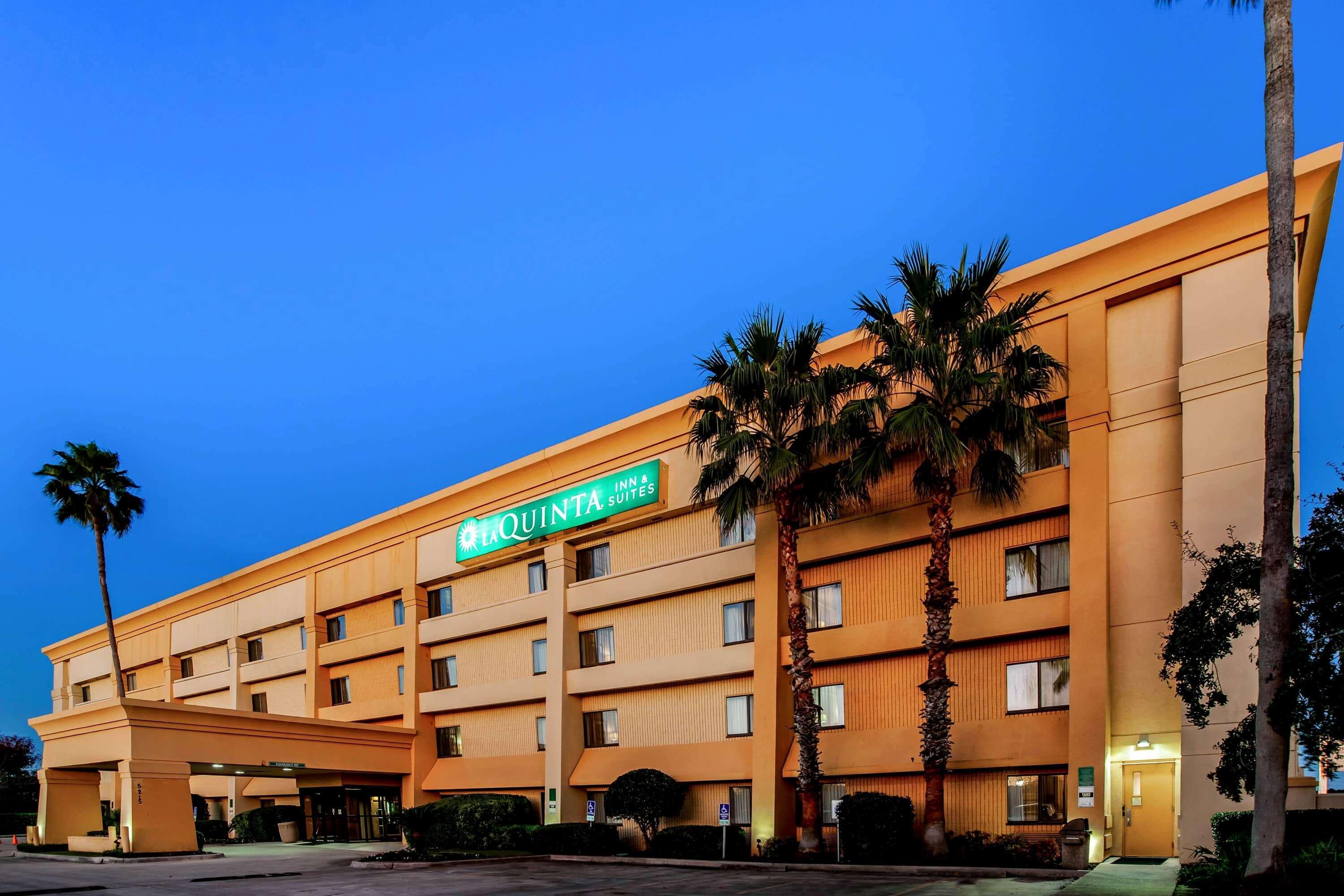 La Quinta By Wyndham Houston Baytown East Hotel Exterior photo